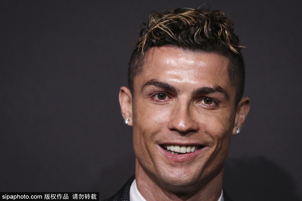 中超战栗吧！海港官宣23岁黑又硬，球迷：亚冠表