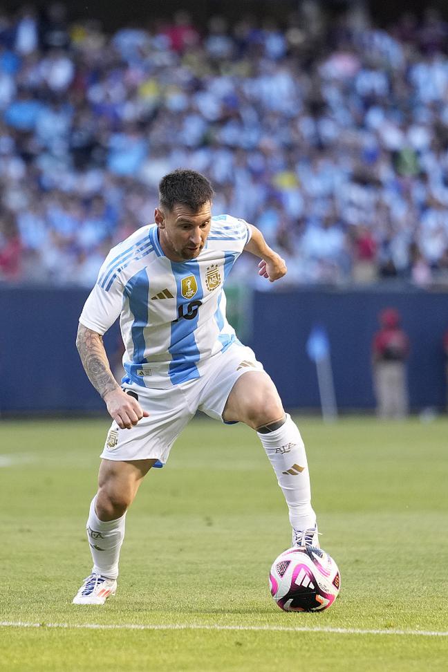 全城申爱，温暖相随！2025上海马拉松高光时刻全记录