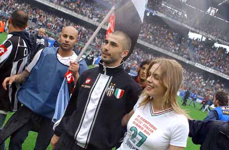 最佳新人不知去向，WBG迎回冠亚军选手Crisp