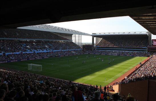 中场时多特被嘘，科贝尔：作为场上球员，被嘘永