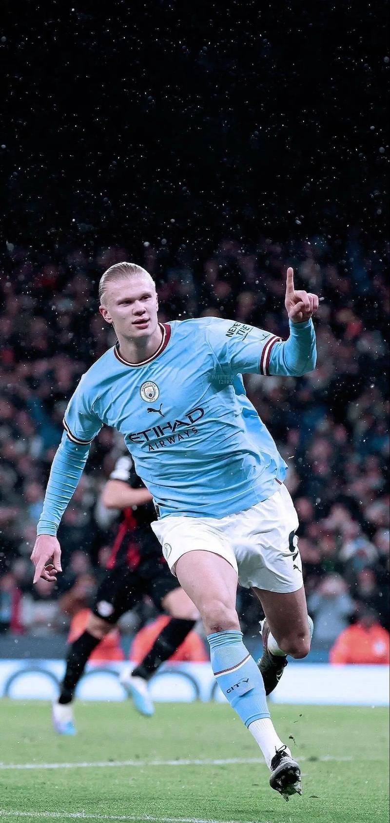 游戏一姐直播，突发情况被封号疑似开挂？本人做出回应：是网友的号开了！