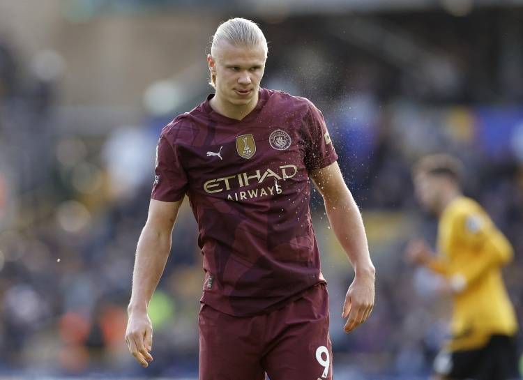 爱德华兹半场11分，离第三年轻万分先生仅差12分！骑士队4分领先