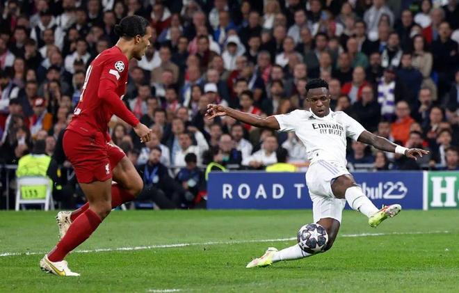 英超-利物浦遭世界波绝平2-2富勒姆