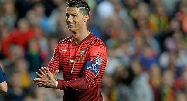 曝梅西愿意降薪70%回归巴萨!把队徽文在了腿上