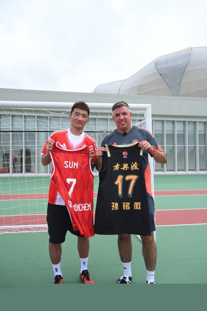 《魔兽》首映票房超速7创中国历史新高 能到20亿？