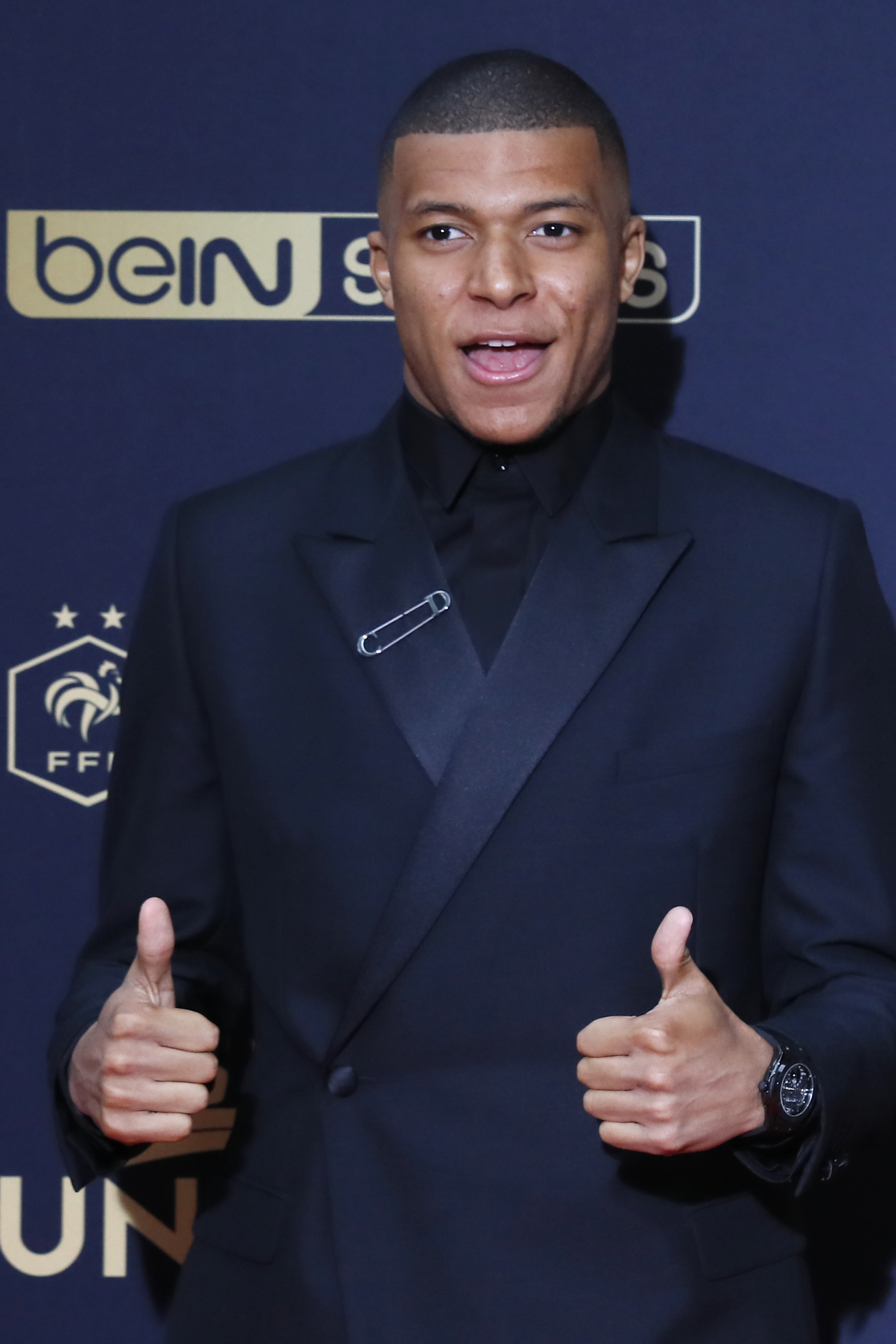 场均20+11！现在的浓眉，交易价值还剩多少？